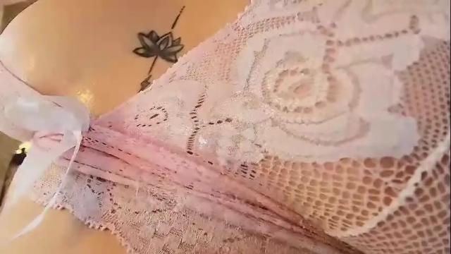 Image 2 of mia_roux13 Stream on Chaturbate on 1 month ago