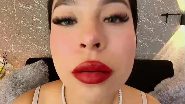 Image 6 of mia_roux13 Stream on Chaturbate on 1 month ago