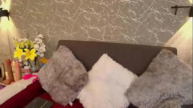Image 2 of mia_roux13 Stream on Chaturbate on 1 month ago