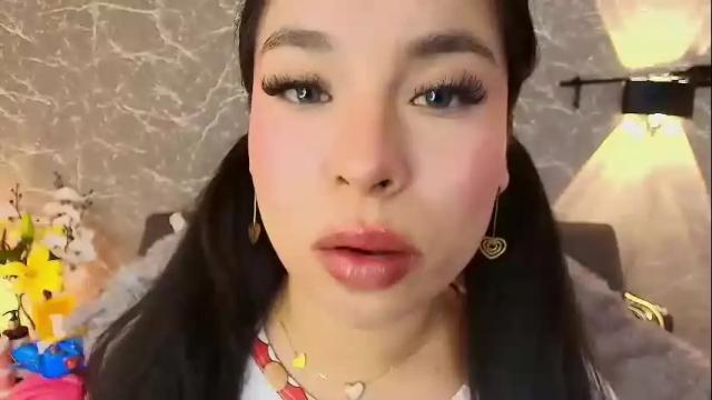 Image 4 of mia_roux13 Stream on Chaturbate on 1 month ago