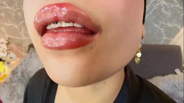 Image 2 of mia_roux13 Stream on Chaturbate on 1 month ago