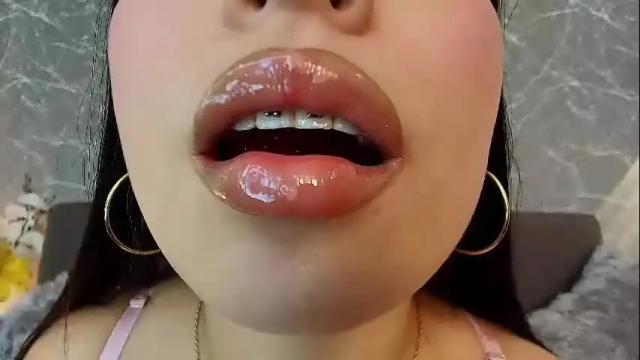 Image 6 of mia_roux13 Stream on Chaturbate on 13 days ago