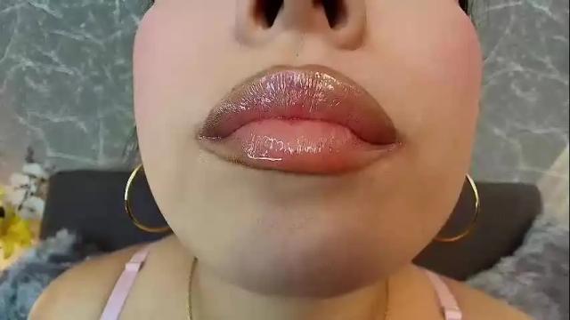 Image 7 of mia_roux13 Stream on Chaturbate on 13 days ago