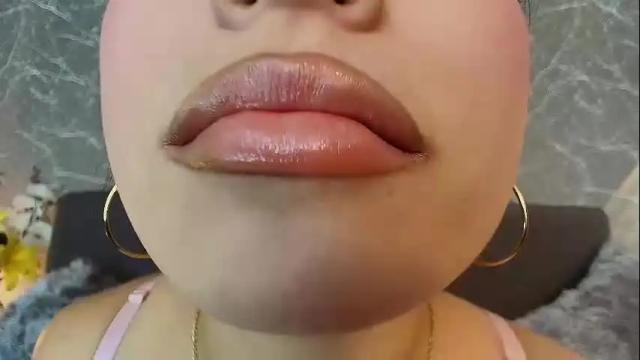 Image 8 of mia_roux13 Stream on Chaturbate on 13 days ago