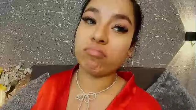 Image 3 of mia_roux13 Stream on Chaturbate on 9 days ago
