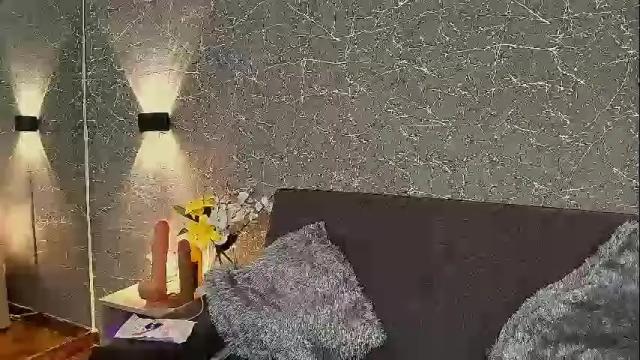 Image 6 of mia_roux13 Stream on Chaturbate on 9 days ago