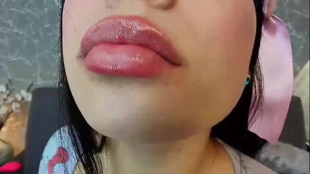 Image 8 of mia_roux13 Stream on Chaturbate on 6 days ago