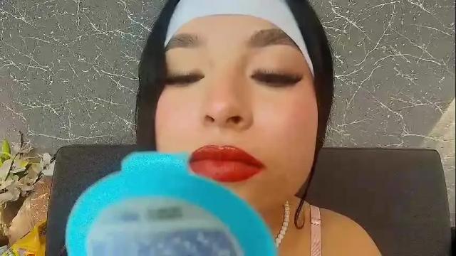 Image 3 of mia_roux13 Stream on Chaturbate on 4 days ago