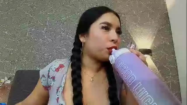 Image 6 of mia_roux13 Stream on Chaturbate on 1 month ago