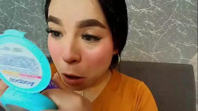 Image 11 of mia_roux13 Stream on Chaturbate on 1 month ago