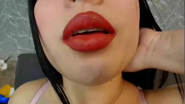 Image 2 of mia_roux13 Stream on Chaturbate on 1 month ago