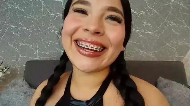 Image 3 of mia_roux13 Stream on Chaturbate on 1 month ago