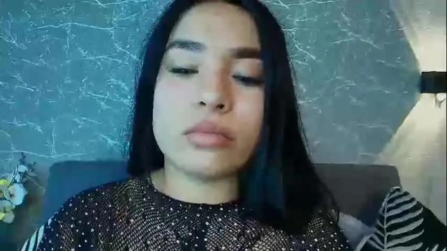 Image 3 of mia_roux13 Stream on Chaturbate on 13 days ago