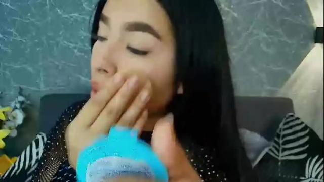 Image 4 of mia_roux13 Stream on Chaturbate on 13 days ago