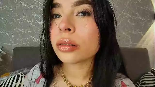 Image 6 of mia_roux13 Stream on Chaturbate on 12 days ago