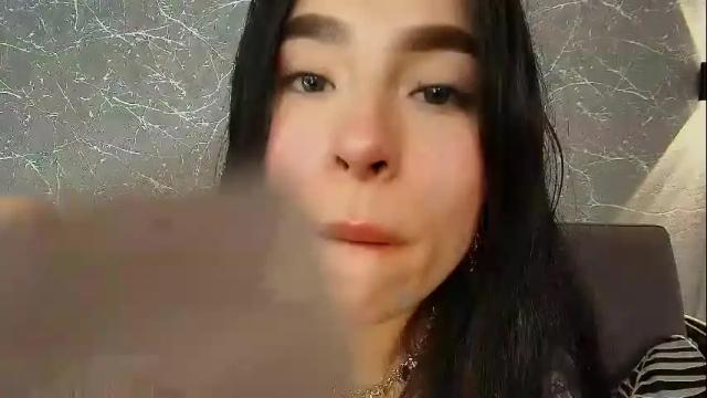 Image 8 of mia_roux13 Stream on Chaturbate on 12 days ago