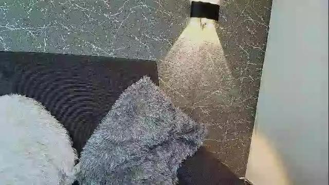 Image 3 of mia_roux13 Stream on Chaturbate on 8 days ago