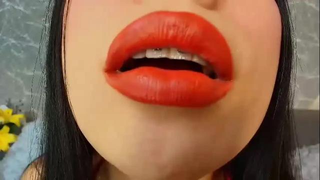 Image 11 of mia_roux13 Stream on Chaturbate on 6 days ago