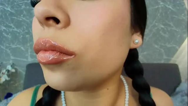 Image 6 of mia_roux13 Stream on Chaturbate on 2 days ago