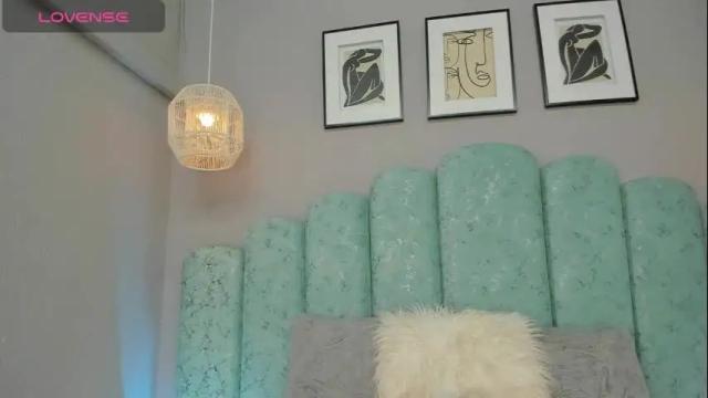 Image 10 of mia_slutty_ Stream on Chaturbate on 3 months ago