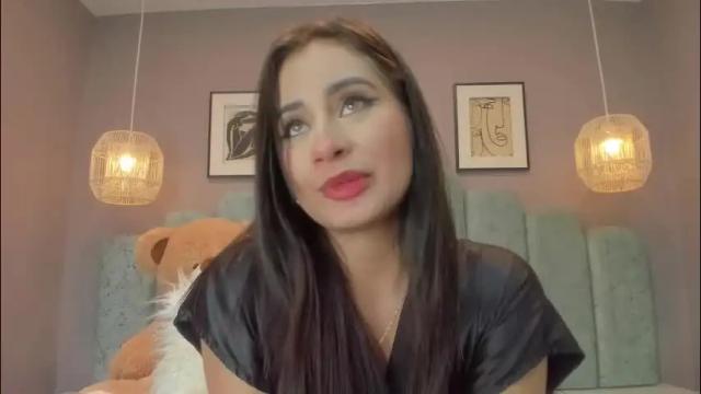 Image 6 of mia_slutty_ Stream on Chaturbate on 1 month ago