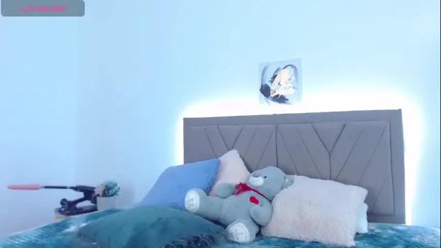 Image 3 of mia_sweetyqs Stream on Chaturbate on 20 days ago