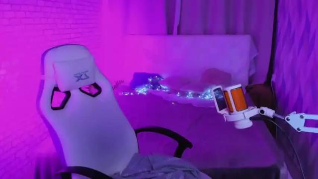 Image 4 of mia_thoatgoal Stream on Chaturbate on 16 months ago
