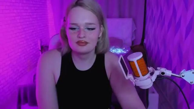 Thumbnail 3, mia_thoatgoal's Stream at Chaturbate, 16 months ago