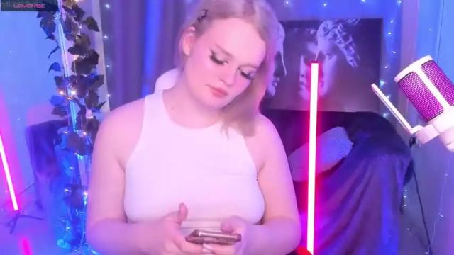 Image 3 of mia_thoatgoal Stream on Chaturbate on 16 months ago