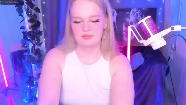 Image 8 of mia_thoatgoal Stream on Chaturbate on 16 months ago