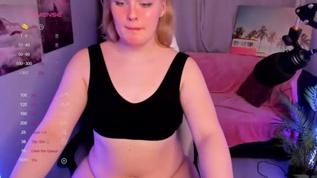 Image 6 of mia_thoatgoal Stream on Chaturbate on 15 months ago