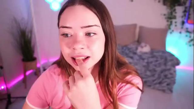 Image 3 of mia_vixen_ Stream on Chaturbate on 1 month ago
