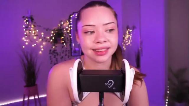 Image 12 of mia_vixen_ Stream on Chaturbate on 17 days ago