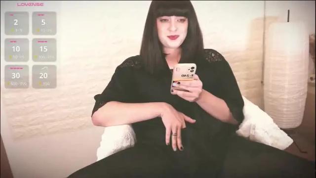 Image 4 of mia_wallase Stream on Chaturbate on 1 month ago