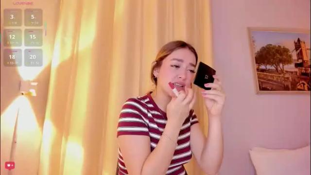 Image 3 of mia_white11 Stream on Chaturbate on 1 month ago