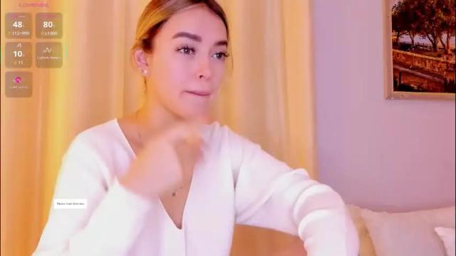 Image 2 of mia_white11 Stream on Chaturbate on 1 month ago