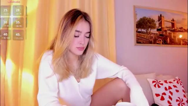 Image 4 of mia_white11 Stream on Chaturbate on 1 month ago