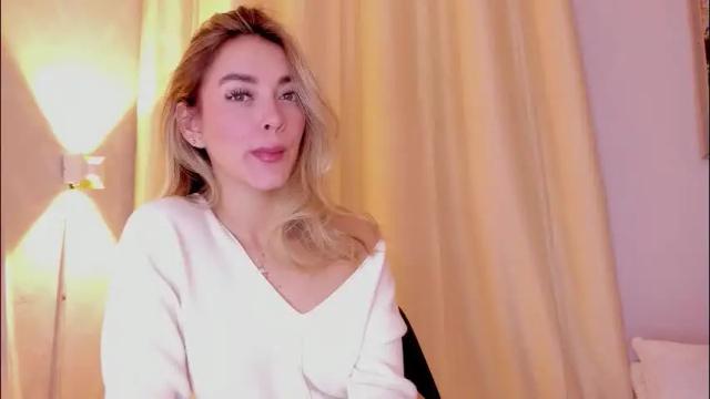 Image 4 of mia_white11 Stream on Chaturbate on 26 days ago