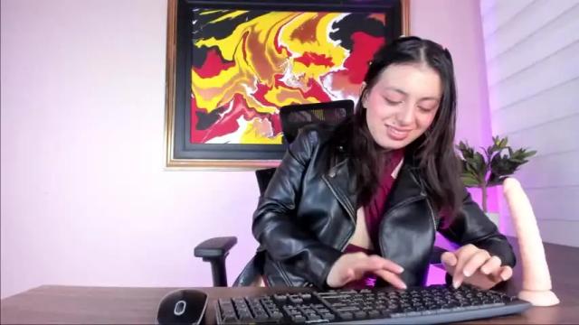 Image 2 of mia_wils24 Stream on Chaturbate on 18 months ago