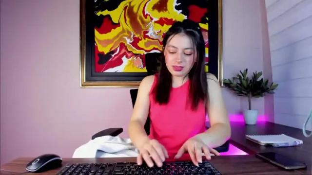 Image 4 of mia_wils24 Stream on Chaturbate on 18 months ago
