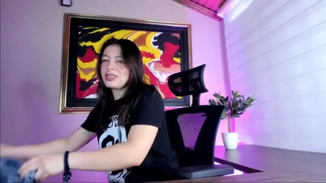 Image 2 of mia_wils24 Stream on Chaturbate on 18 months ago