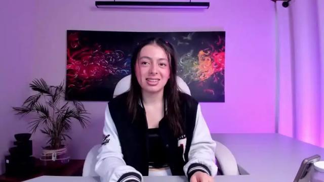 Image 3 of mia_wils24 Stream on Chaturbate on 18 months ago