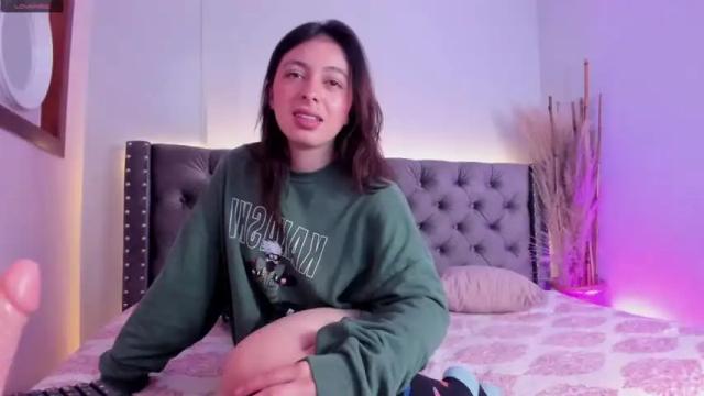Image 3 of mia_wils24 Stream on Chaturbate on 18 months ago