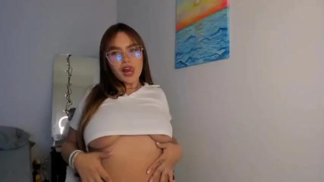 Image 7 of miaa__rosee Stream on Chaturbate on 17 months ago