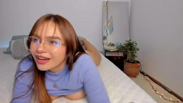 Image 12 of miaa__rosee Stream on Chaturbate on 17 months ago