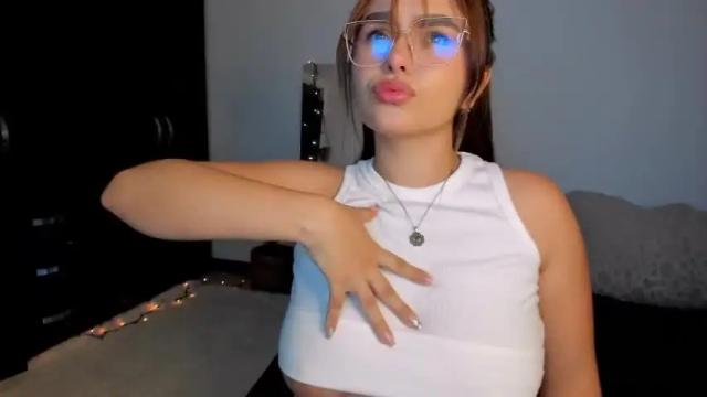 Image 3 of miaa__rosee Stream on Chaturbate on 16 months ago