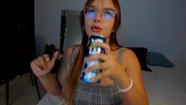 Image 2 of miaa__rosee Stream on Chaturbate on 16 months ago