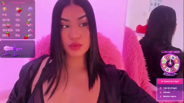 Image 4 of miaa_cameron1 Stream on Chaturbate on 5 days ago