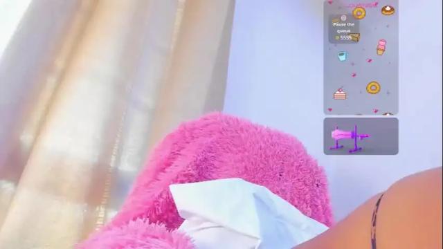 Image 4 of miaa_cameron1 Stream on Chaturbate on 6 months ago