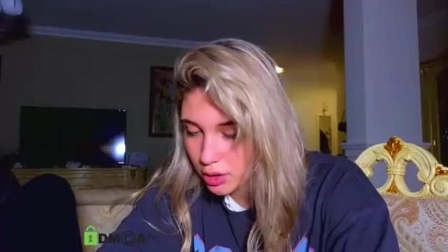 Image 7 of miaa_kkk Stream on Chaturbate on 20 months ago